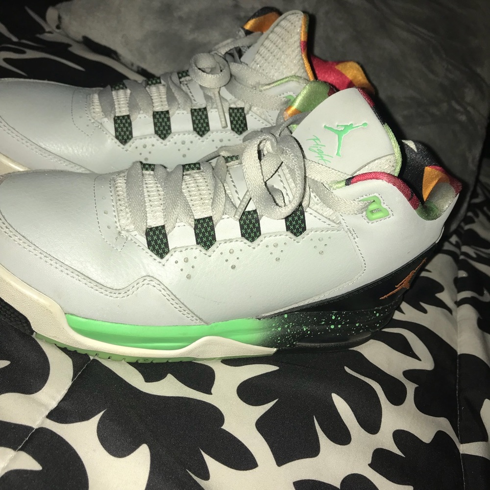 Jordan’s sneakers / unisex/ lightly used